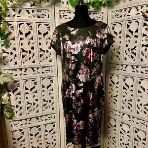CONNECTED Magnificent sequined black with gold flowers short sleeve midi dress